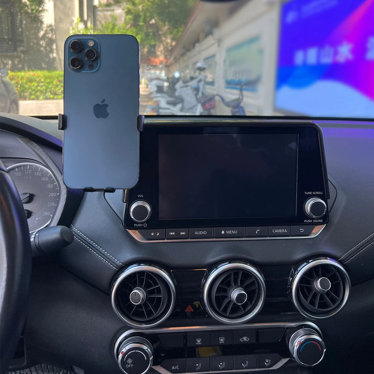 Car Phone Screen Holder For Nissan Altima L34 2019 2020 2021 Magnetic Wireless Charging Car phone For 8" Display panel Mount